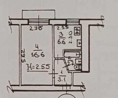 Selling a one-room apartment one minute from the Palace S metro station.