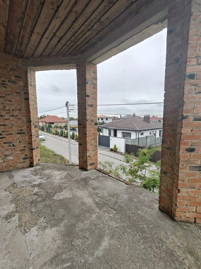 House 400 sq m, 1 acre, Top area, Ready for renovation! All utilities.