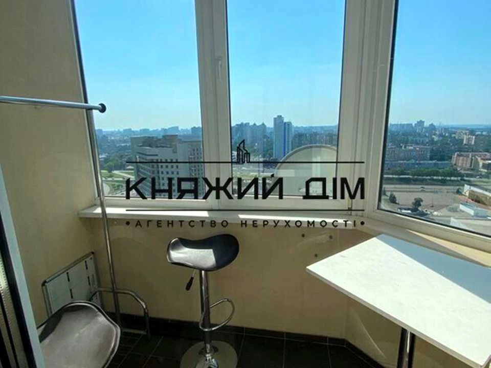 Apartment. Kyiv, Mikols'ko-Slobids'ka st.