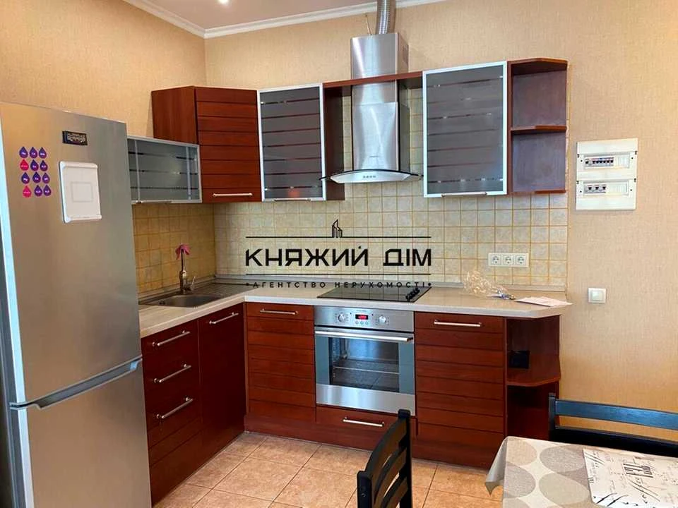 Apartment. Kyiv, Mikols'ko-Slobids'ka st.