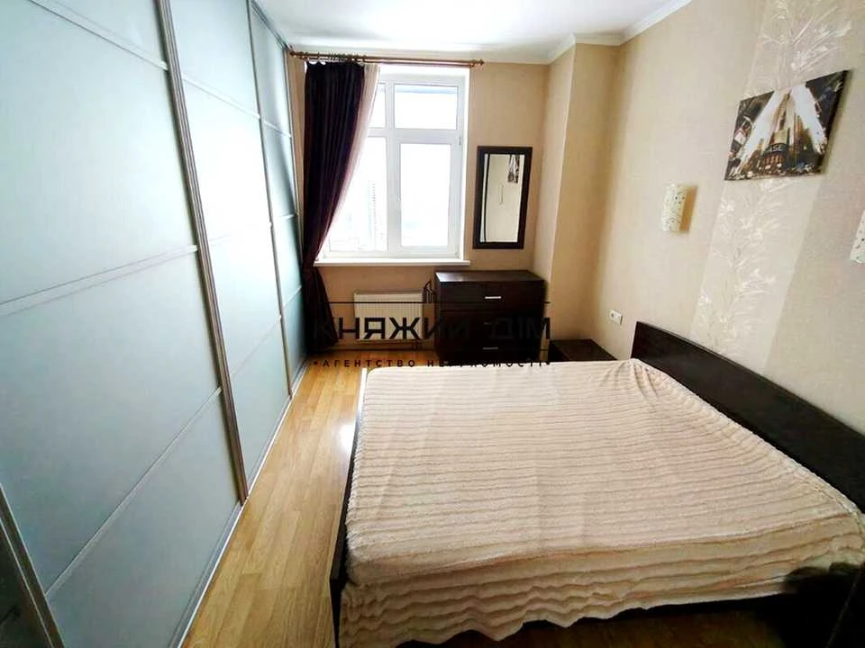 Apartment. Kyiv, Mikols'ko-Slobids'ka st.