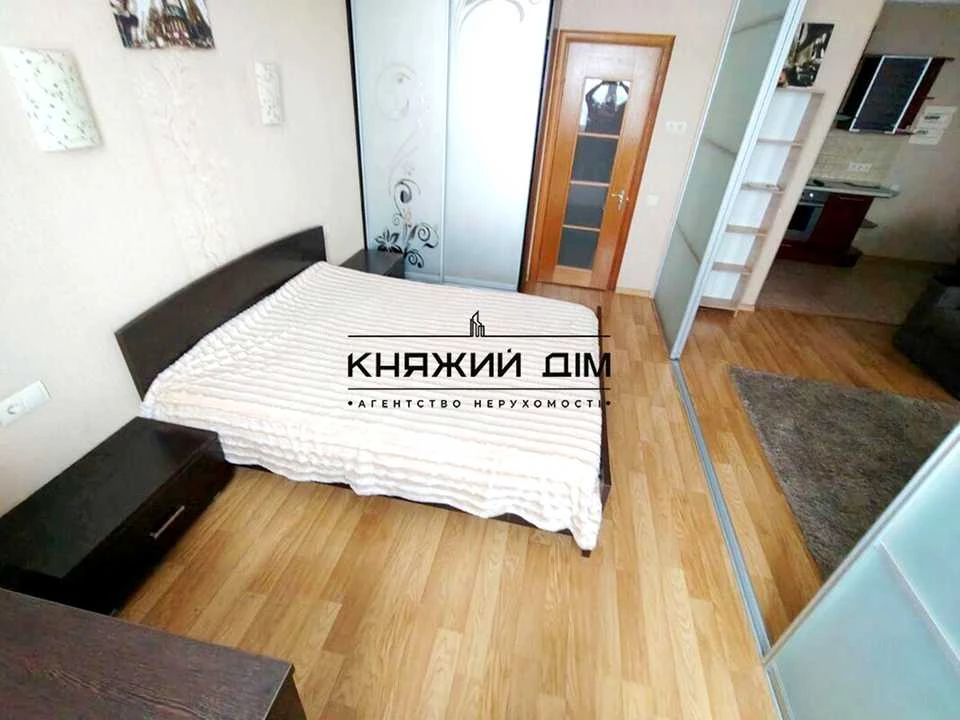 Apartment. Kyiv, Mikols'ko-Slobids'ka st.