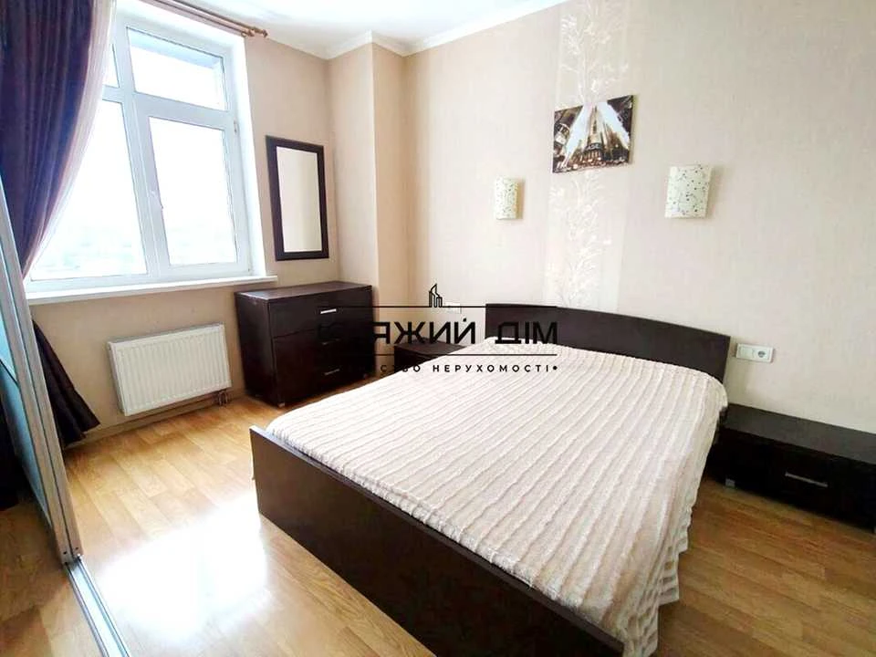 Apartment. Kyiv, Mikols'ko-Slobids'ka st.