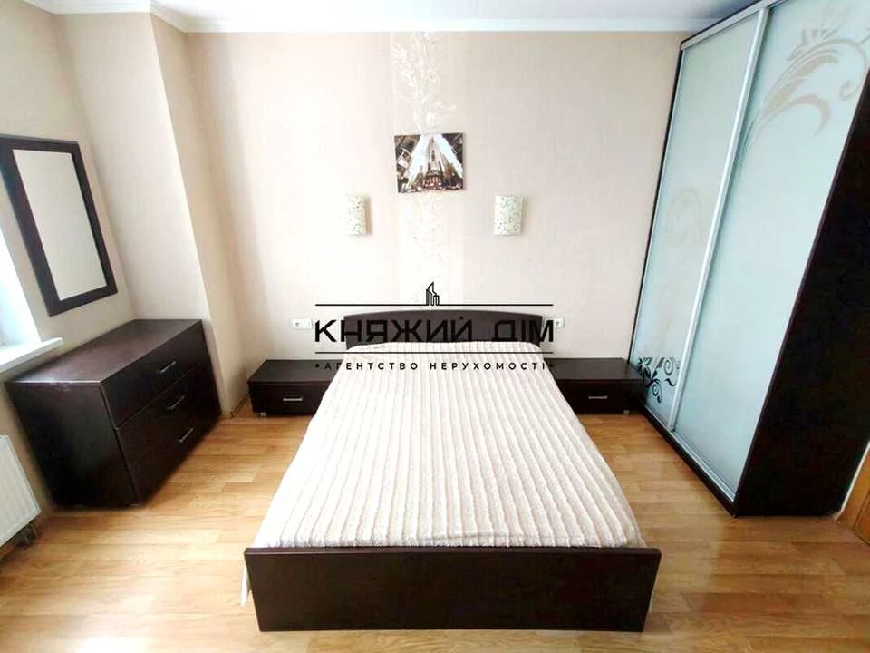 Apartment. Kyiv, Mikols'ko-Slobids'ka st.
