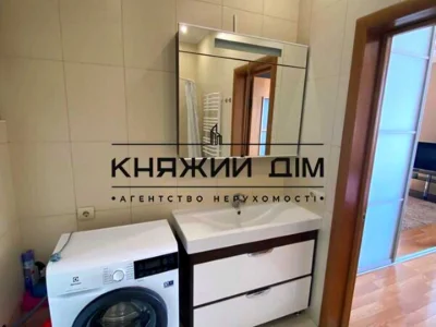 Apartment. Kyiv, Mikols'ko-Slobids'ka st.