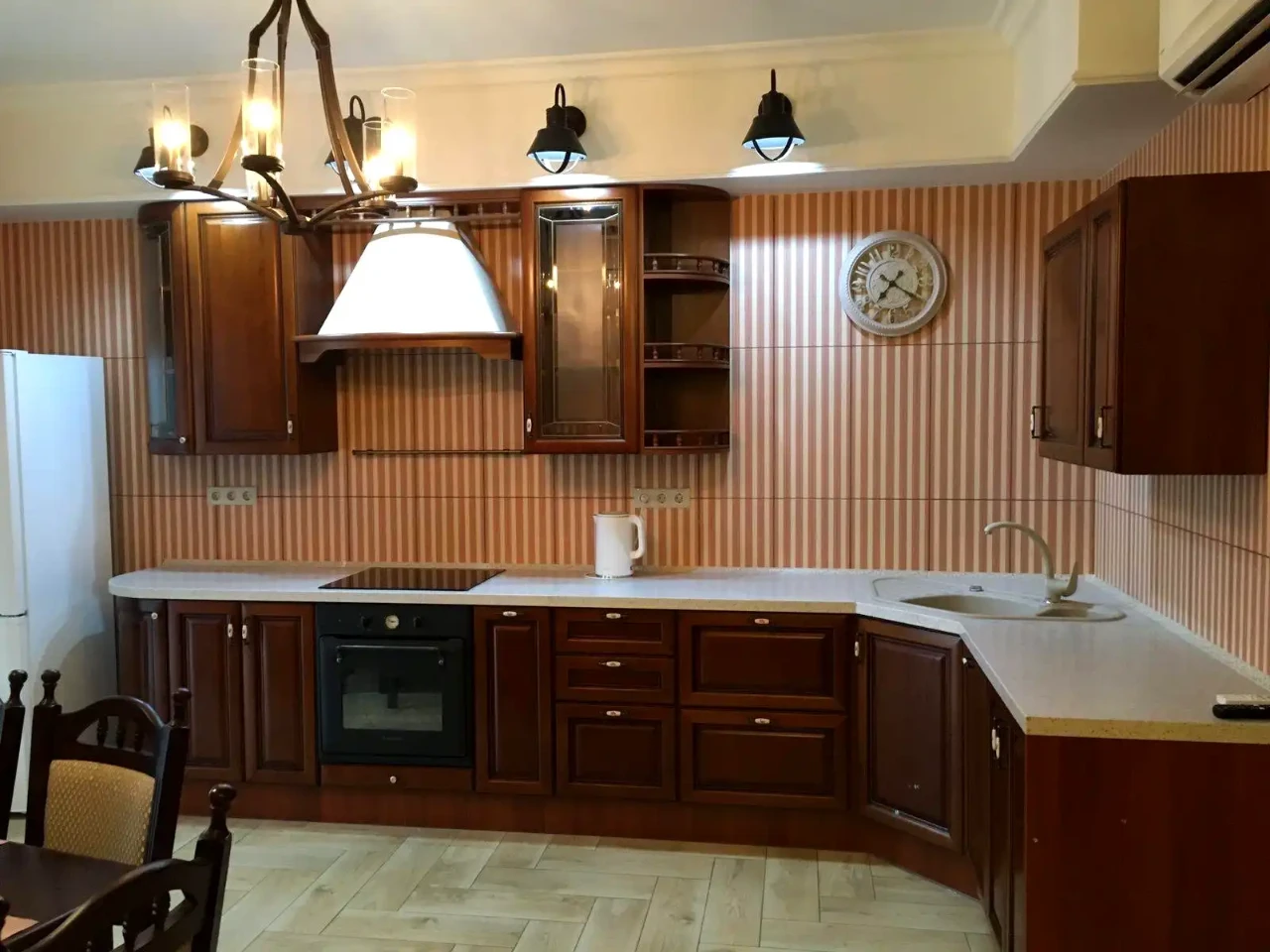 Оренда квартири 2-кімн. 50 м² 2/18 пов.