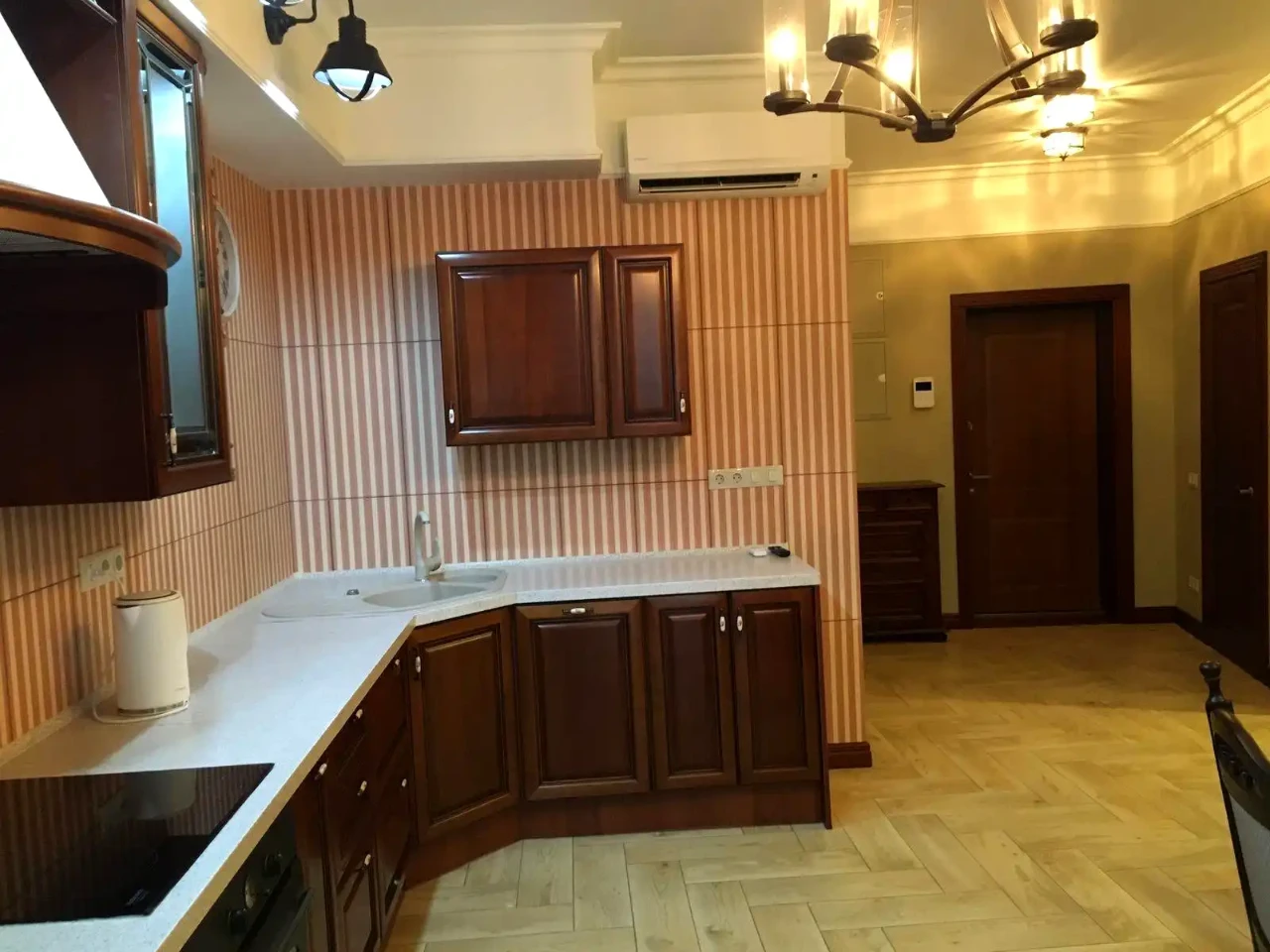 Оренда квартири 2-кімн. 50 м² 2/18 пов.