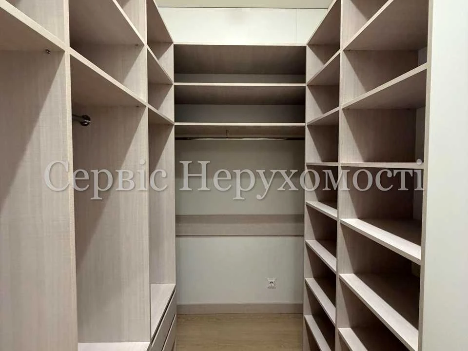Квартира. Київ, Джона Маккейна вул.