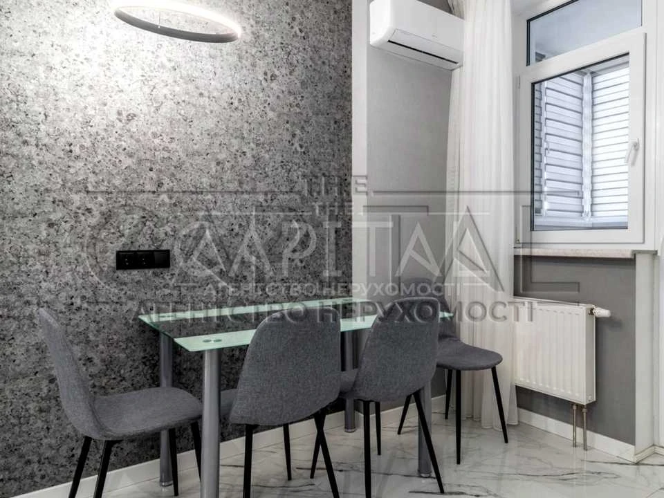 Apartment. Voskresenskaya Street, Kyiv
