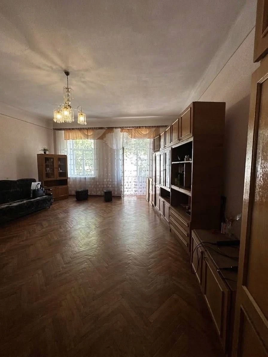 Продажа 2-комнатной квартиры на улице Богдана Хмельницкого