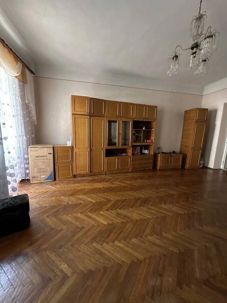 Продажа 2-комнатной квартиры на улице Богдана Хмельницкого