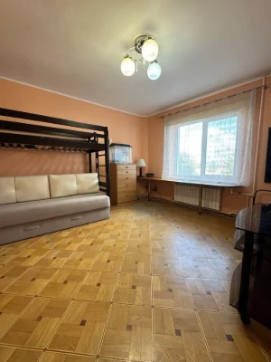 Продам 2-к квартиру 68м2, Жилстрой 2, метро Защитников Укр.