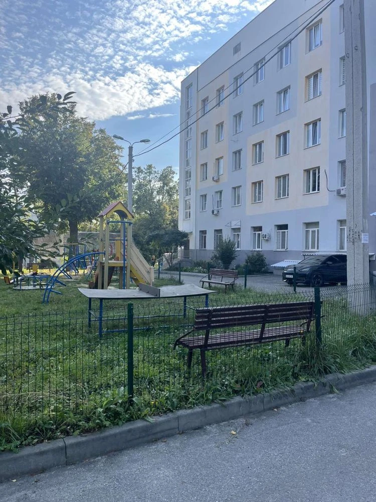 Продам двокімнатну 2к. квартиру