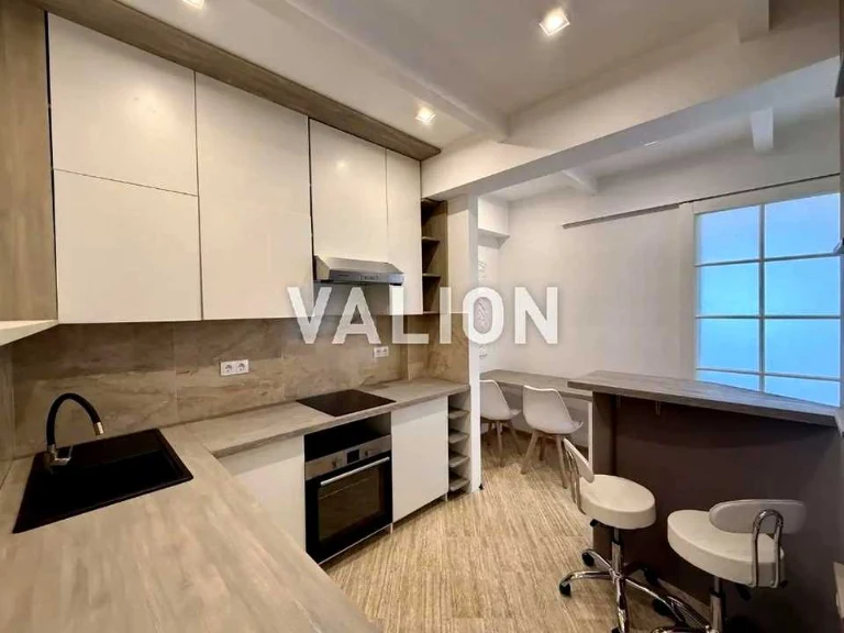 Apartment. Kyiv, Lower Val Street