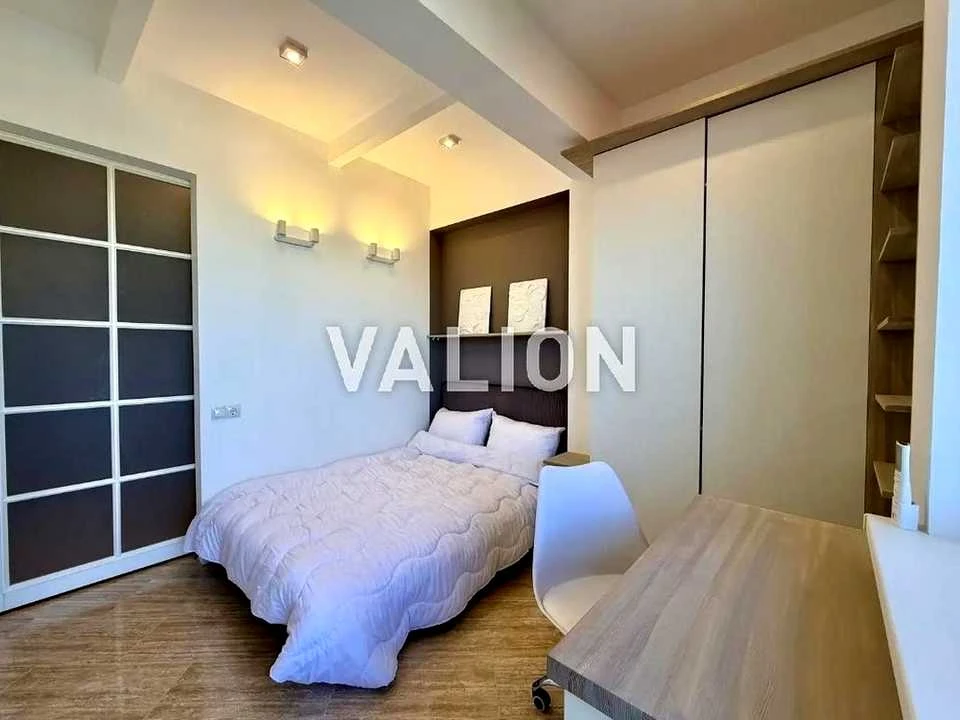 Apartment. Kyiv, Lower Val Street
