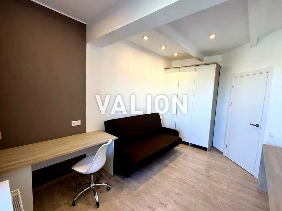 Apartment. Kyiv, Lower Val Street