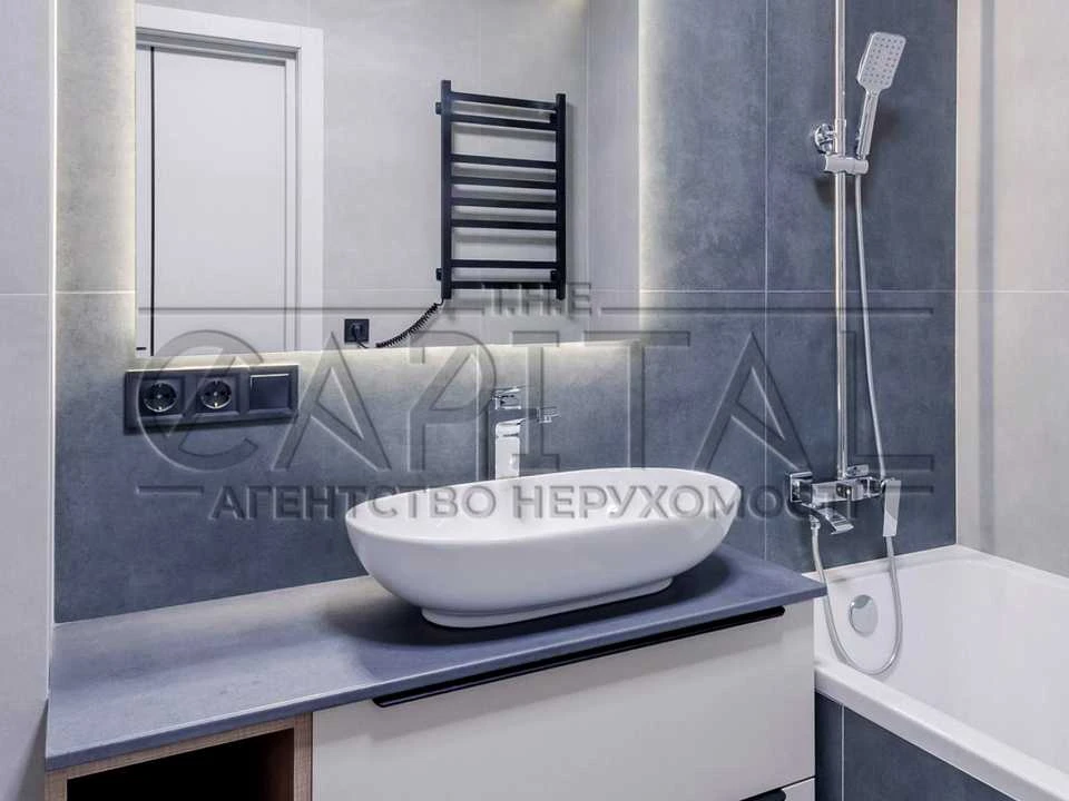 Apartment. Mikhailo Maksimovych Street, Kyiv