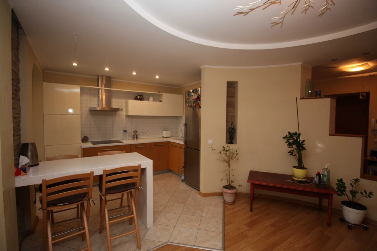 3-bedroom apartment in the center of the Southern microdistrict