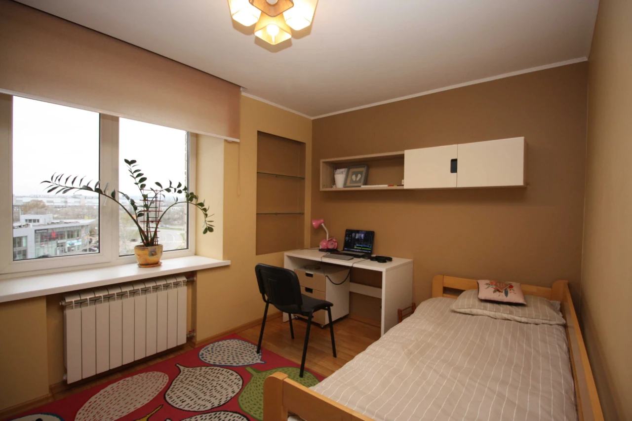 3-bedroom apartment in the center of the Southern microdistrict