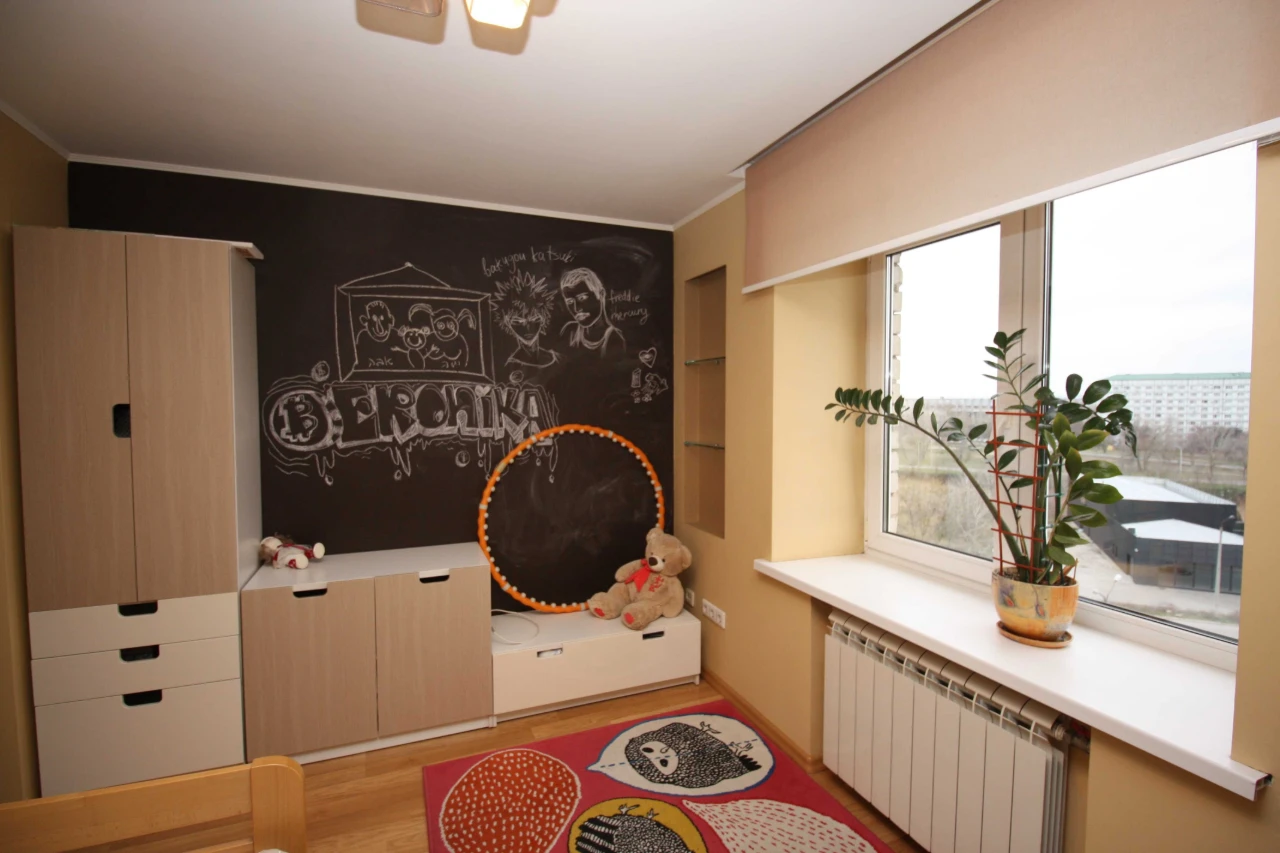 3-bedroom apartment in the center of the Southern microdistrict