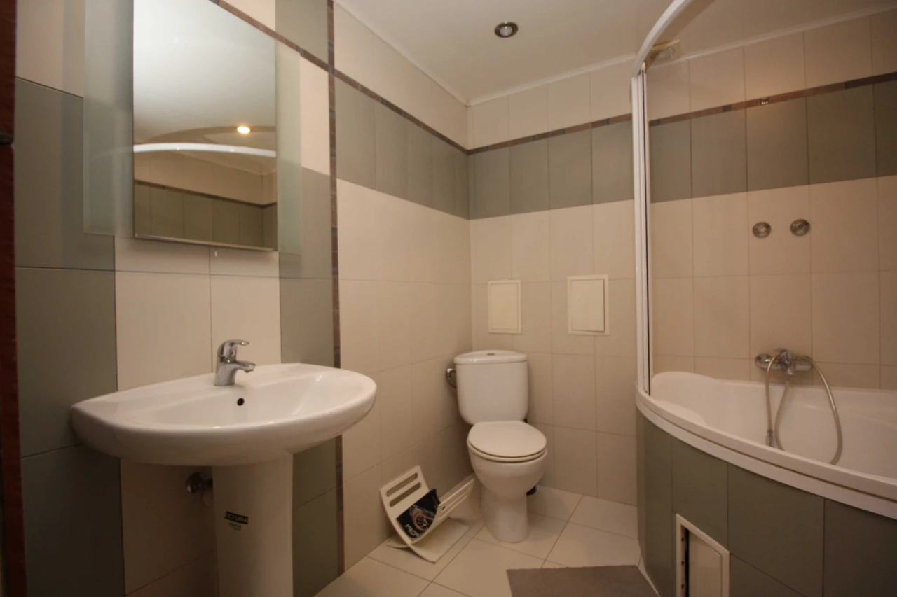 3-bedroom apartment in the center of the Southern microdistrict
