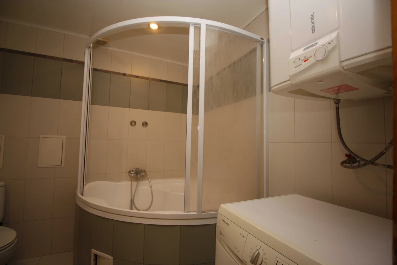 3-bedroom apartment in the center of the Southern microdistrict