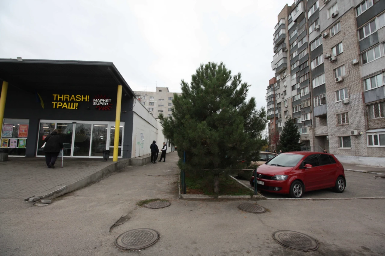 3-bedroom apartment in the center of the Southern microdistrict