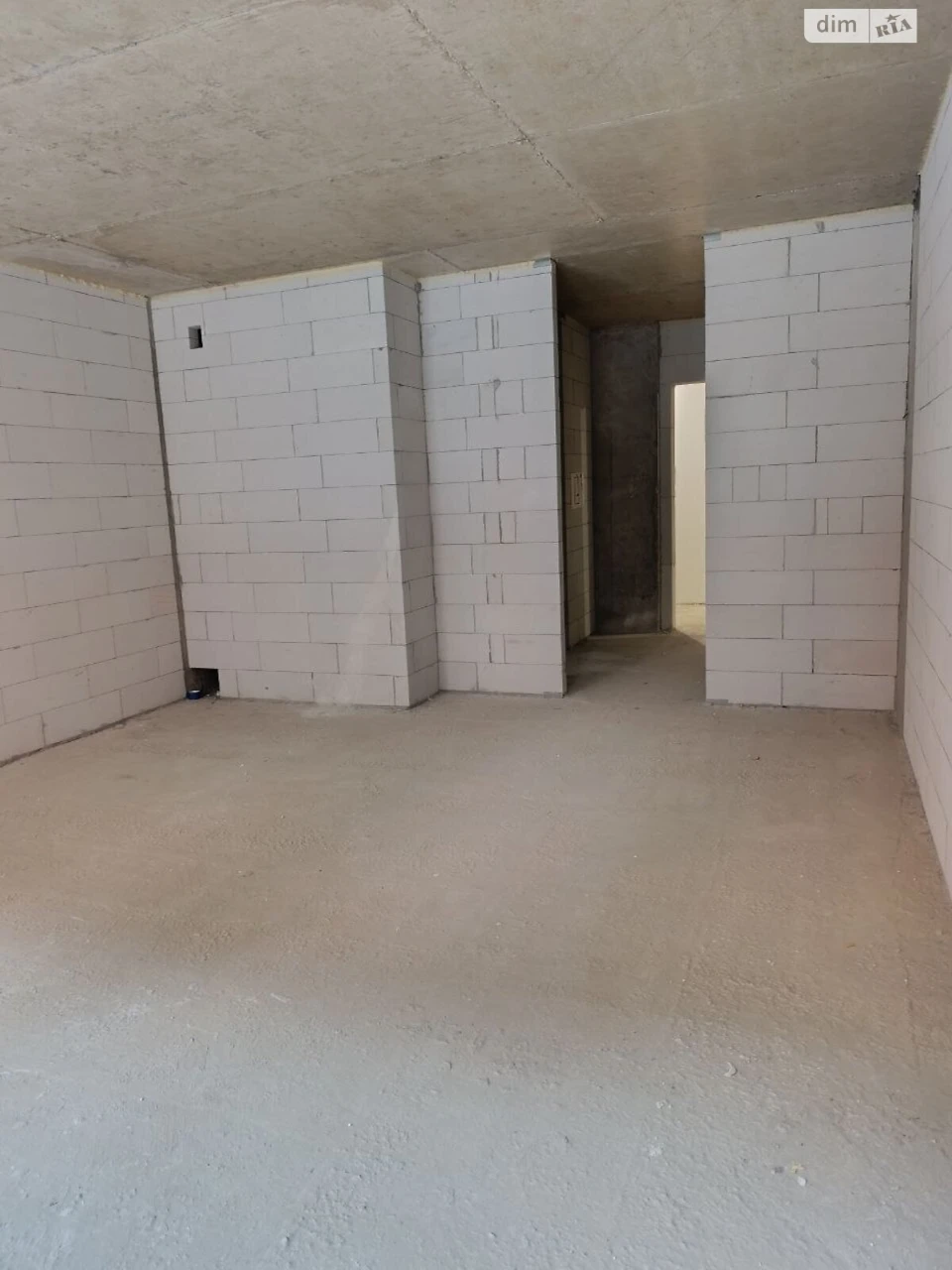 Sale of Apartment on Naverbzhena
