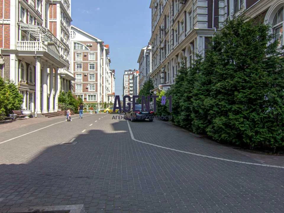 Квартира. Киев, улица Дмитрия Луценко