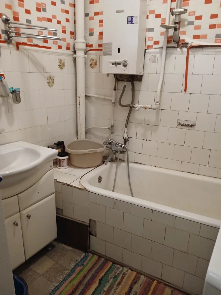 Sale of a great 2-room apartment in a Polish luxury building under renovation.