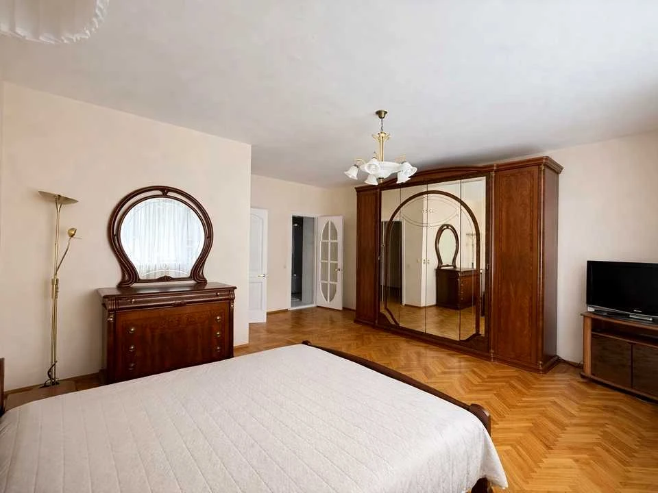 Apartment. Alexander Konysky Street, Kyiv
