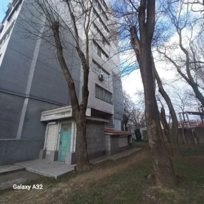 Продам 4-ком квартиру 133м. От Хозяина.  Можно под Бизнес