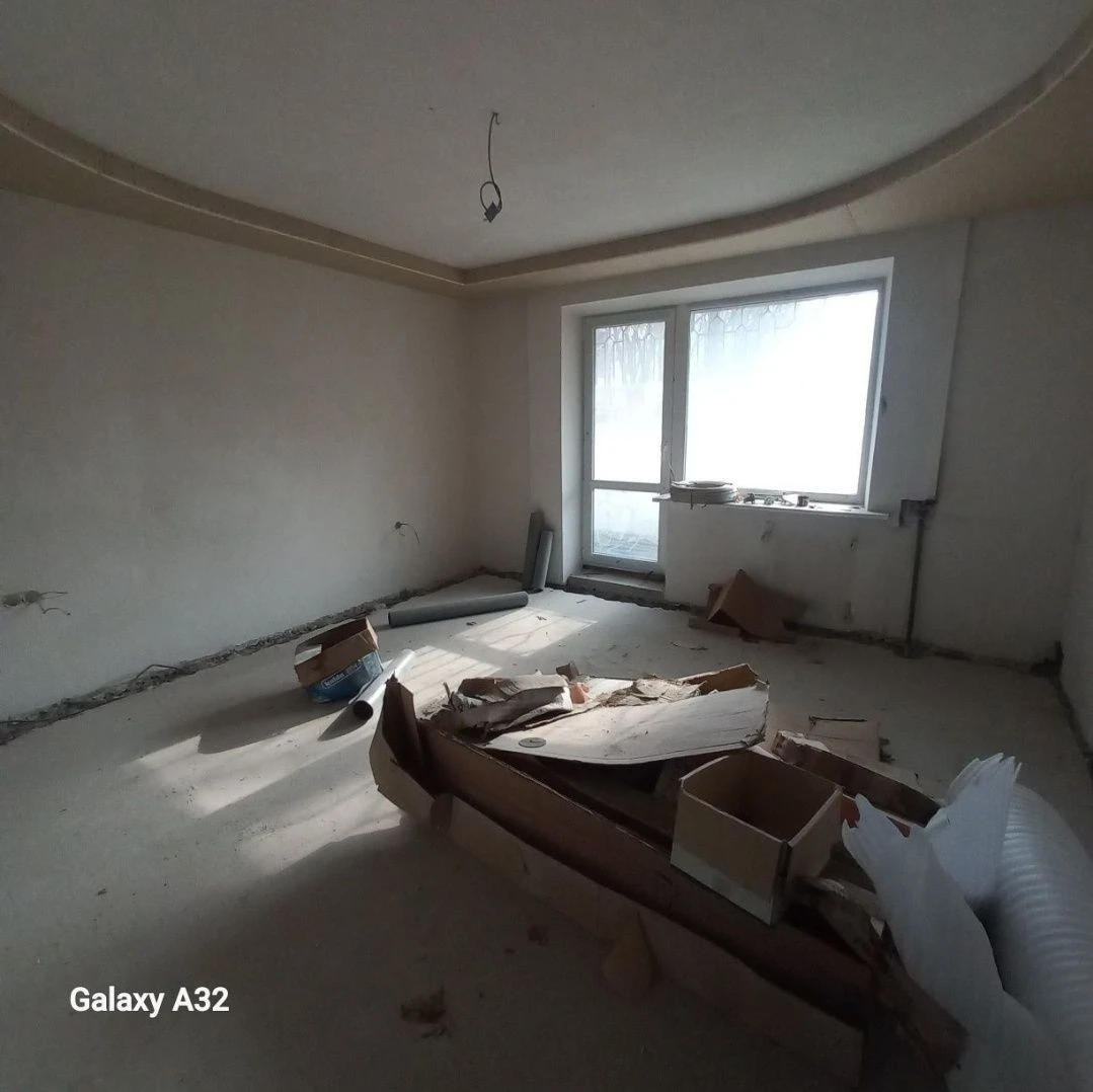 Продам 4-ком квартиру 133м. От Хозяина.  Можно под Бизнес
