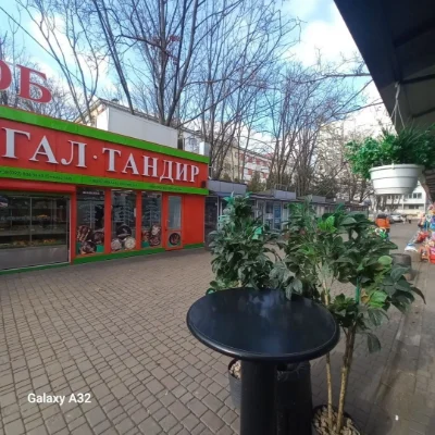 Продам 4-ком квартиру 133м. От Хозяина.  Можно под Бизнес