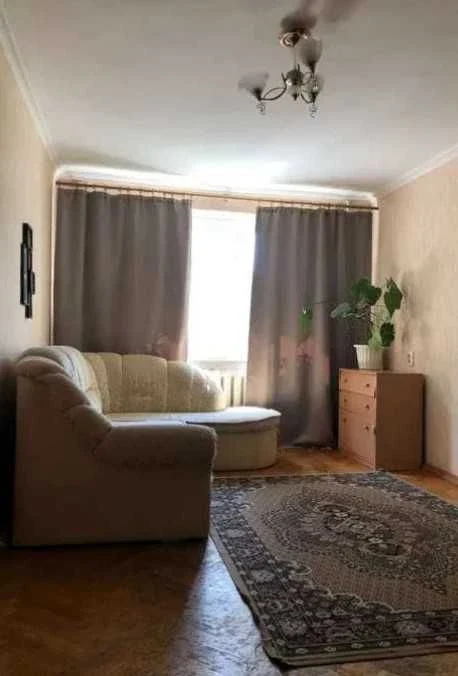 •• 2-кімнатна квартира 52 м2 по пр-т Бажана