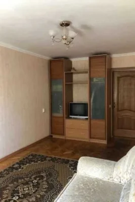 •• 2-кімнатна квартира 52 м2 по пр-т Бажана