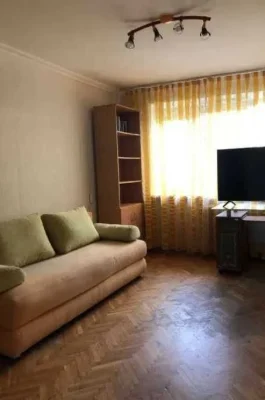 •• 2-кімнатна квартира 52 м2 по пр-т Бажана
