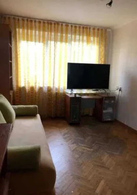 •• 2-кімнатна квартира 52 м2 по пр-т Бажана