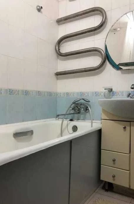 •• 2-кімнатна квартира 52 м2 по пр-т Бажана