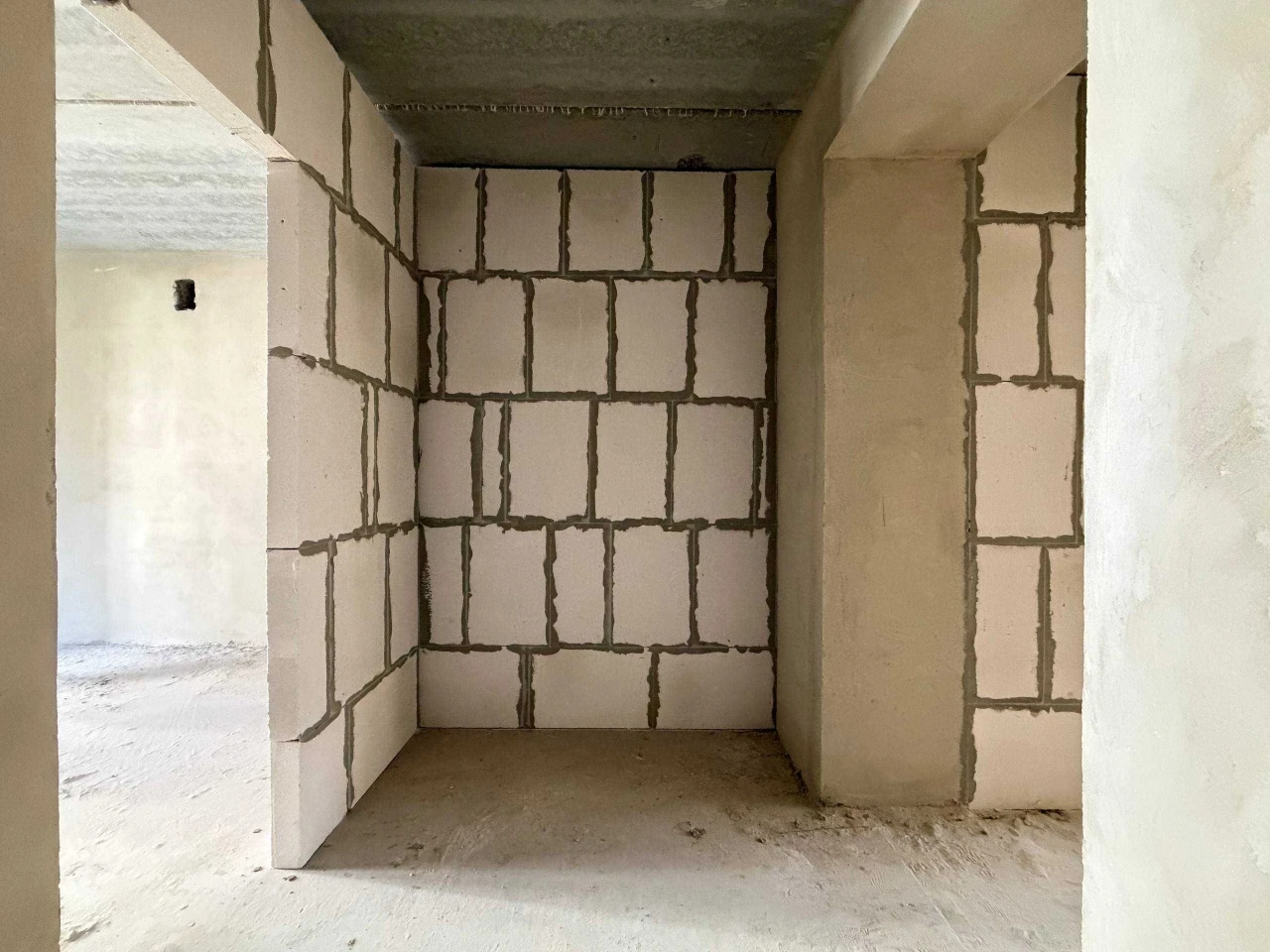 Urgent cheap one-room apartment!!