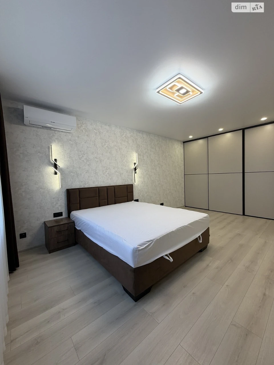 Long-Term Rental Apartment Exhibition District