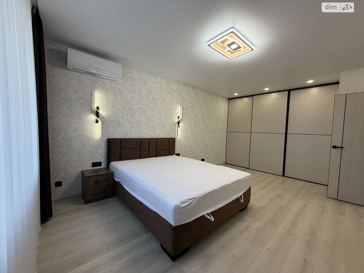 Long-Term Rental Apartment Exhibition District