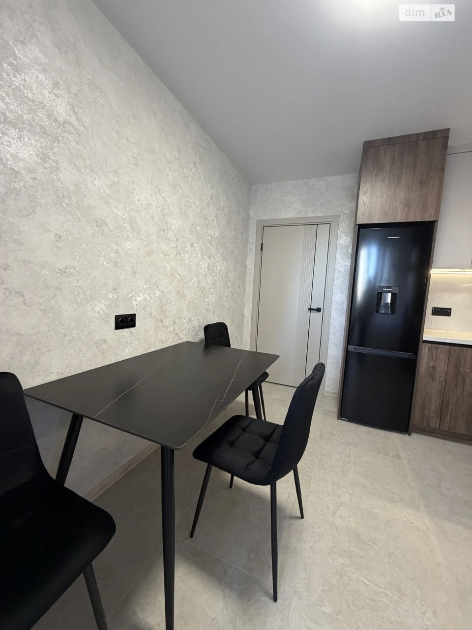 Long-Term Rental Apartment Exhibition District