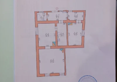Продається 3-кімнатна квартира  в  особняку в центрі  Чернів