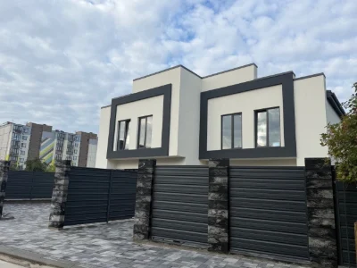Продаж сучасного двоповерхового будинку у Києві на вул. Стец