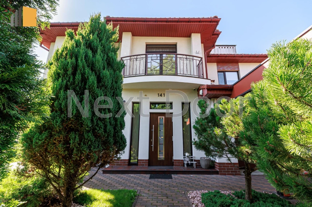 Енергонезалежний будинок в Києві: 5 кімнат, 281.7 м², 6 сото
