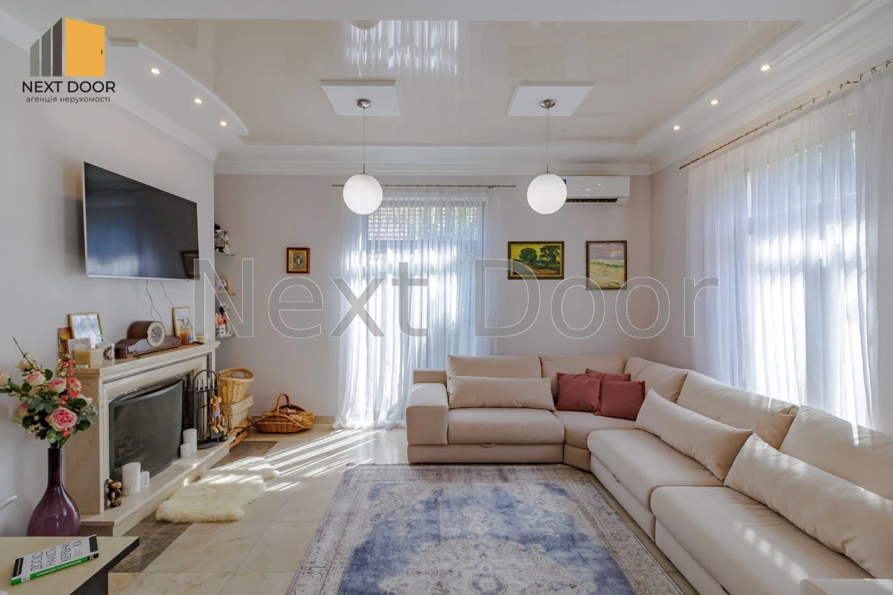 Енергонезалежний будинок в Києві: 5 кімнат, 281.7 м², 6 сото