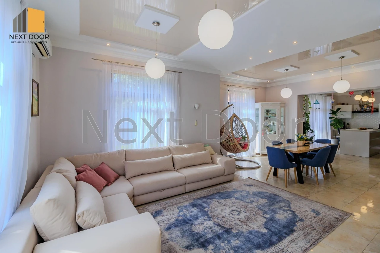 Енергонезалежний будинок в Києві: 5 кімнат, 281.7 м², 6 сото