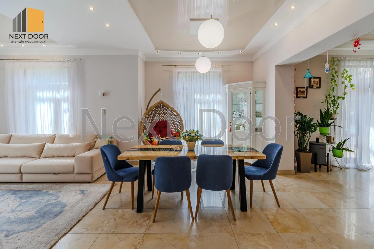 Енергонезалежний будинок в Києві: 5 кімнат, 281.7 м², 6 сото