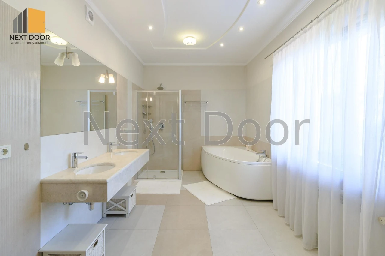 Енергонезалежний будинок в Києві: 5 кімнат, 281.7 м², 6 сото